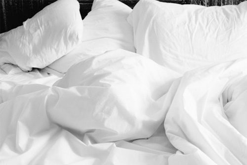 How to Wash White Sheets & Keep them White Without Bleach - Sunday